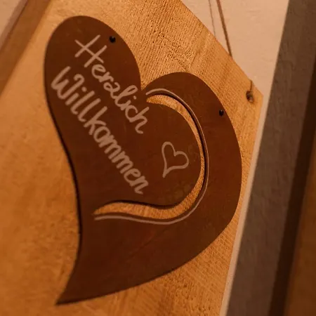 Kroll - Viktoria Und Landhaus Maria Apartmán *