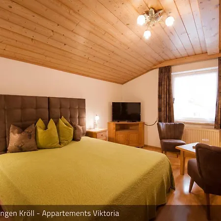 Kroell - Viktoria Und Maria Mayrhofen